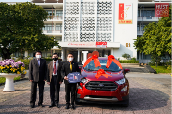 Trao tặng tài trợ từ công ty TNHH Ford Việt Nam