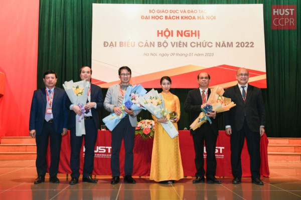 CHÚC MỪNG CÁC THẦY CÔ TRƯỜNG CƠ KHÍ