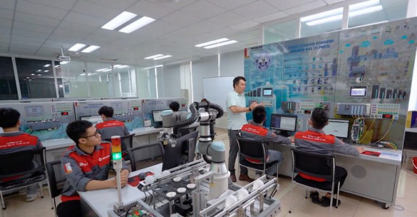 NHÀ MÁY SỐ THÔNG MINH TRONG CÁCH MẠNG CÔNG NGHIỆP 4.0