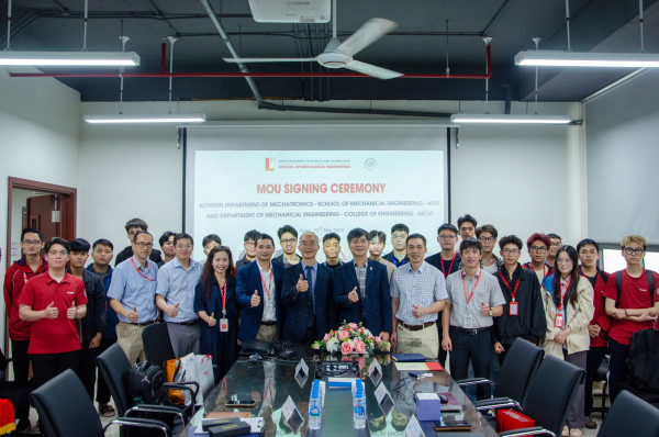 Trường Cơ khí ký biên bản ghi nhớ hợp tác với giữa đại học công nghệ Minh Chi, Đài Loan