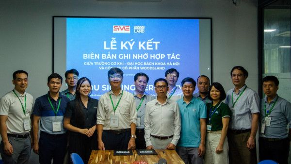 [SME] TRƯỜNG CƠ KHÍ KÝ KẾT BIÊN BẢN GHI NHỚ HỢP TÁC VỚI CÔNG TY CỔ PHẦN WOODSLAND, THÚC ĐẨY ĐÀO TẠO GẮN LIỀN THỰC TIỄN VÀ NGHIÊN CỨU ỨNG DỤNG