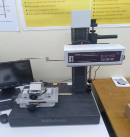 Mitutoyo CV 2100 Contracer