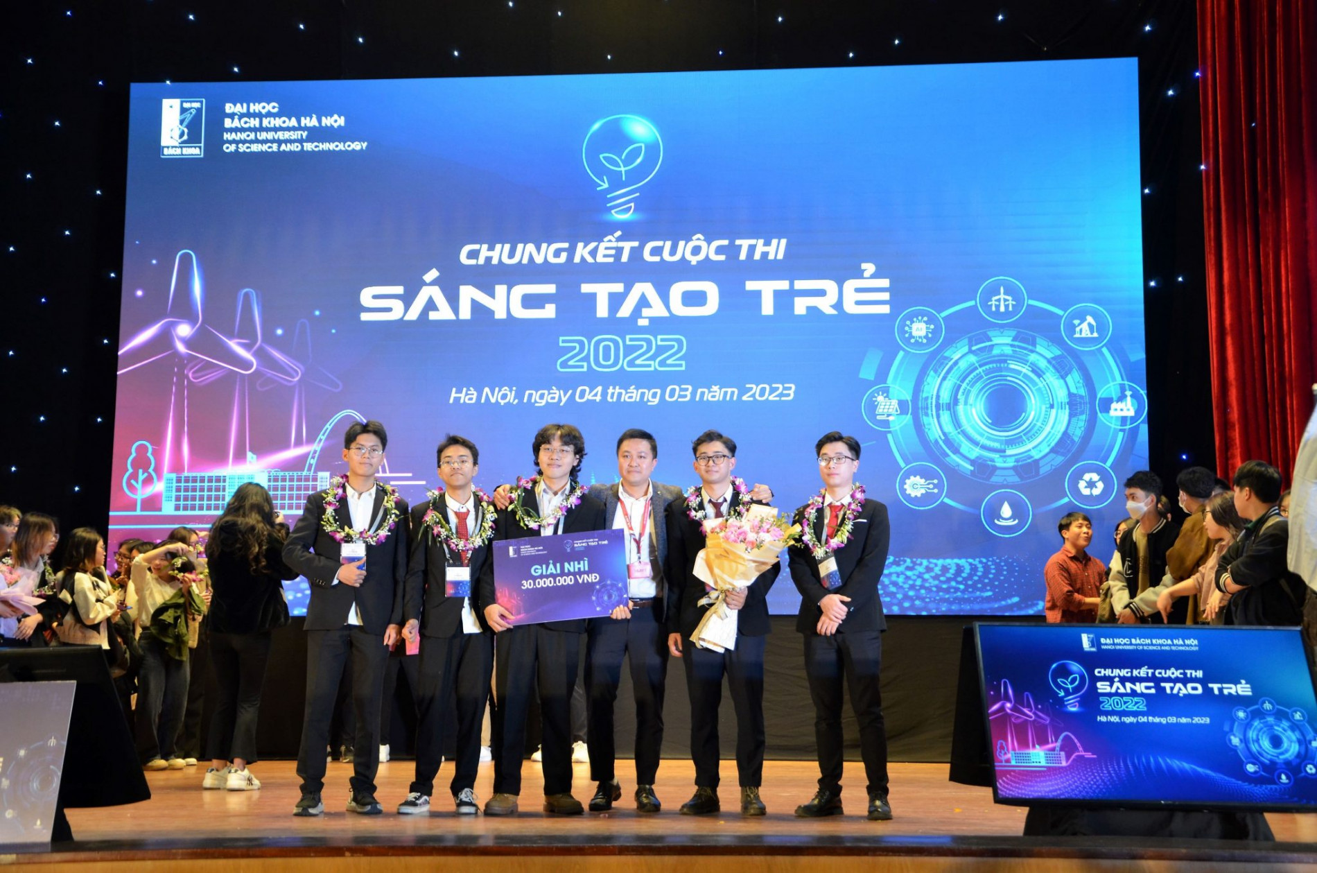 DSC 0094aa 2048x1356