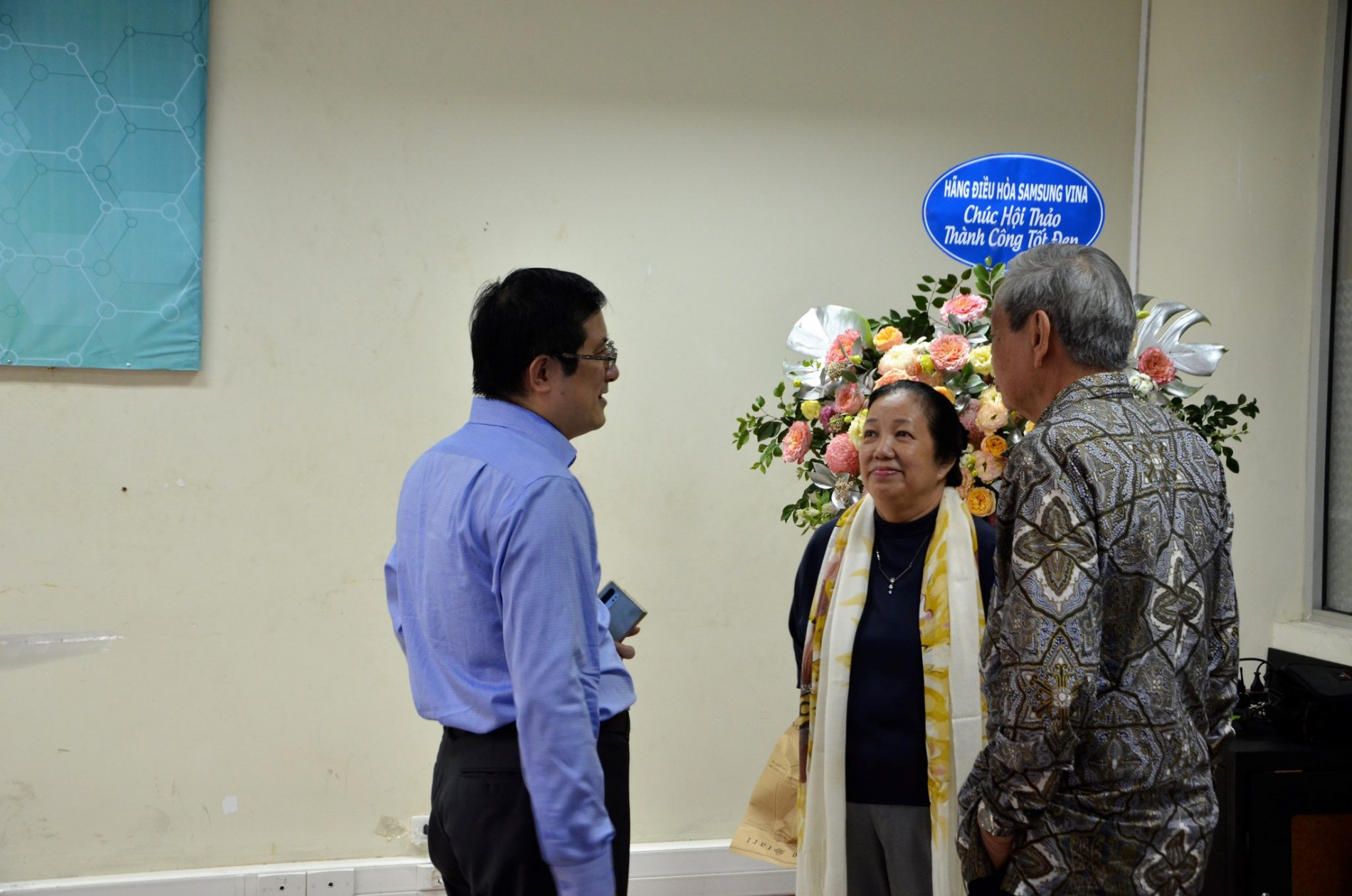 DSC 0197aa 2048x1356