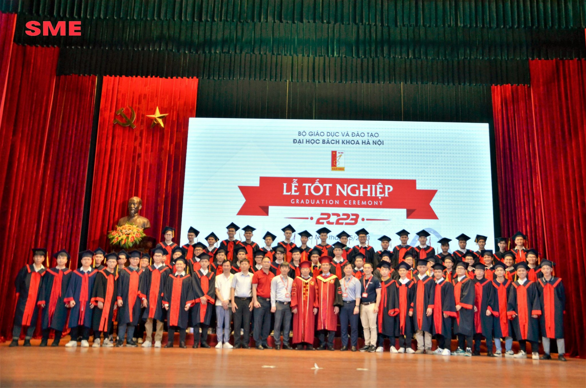 DSC 0327 copy1a 2048x1356