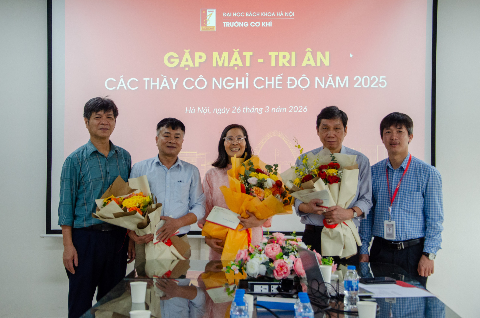 Trường Cơ khí gặp mặt, tri ân các thầy cô nghỉ chế độ năm 2026