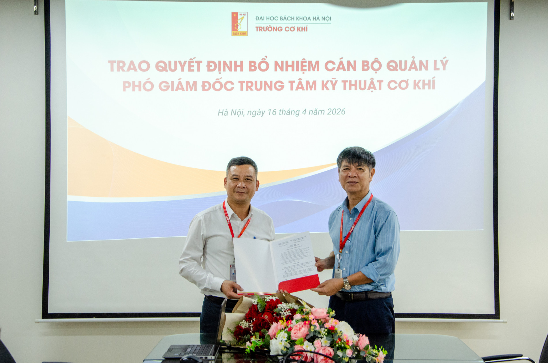 Trao quyết định bổ nhiệm Phó Giám đốc Trung tâm Kỹ thuật Cơ khí.