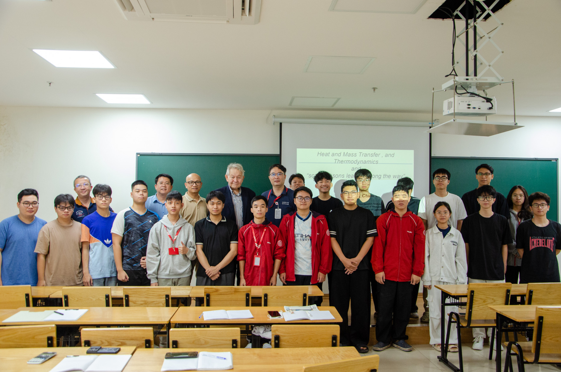 Professor Dibble delivered lectures on Thermodynamics and Heat Transfer to student of the School of Mechanical Engineering, HUST