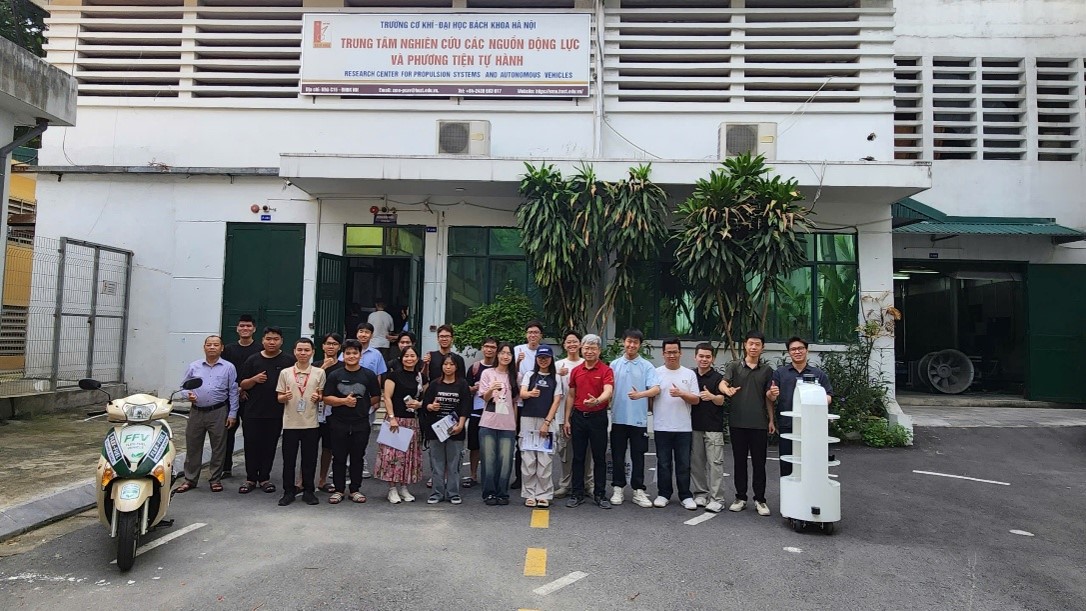 Labtour tại trung tâm nghiên cứu các nguồn động lực và phương tiện tự hành