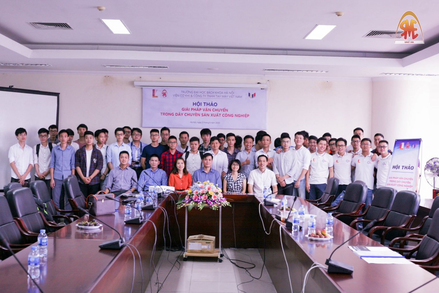 hoi thao 1536x1024
