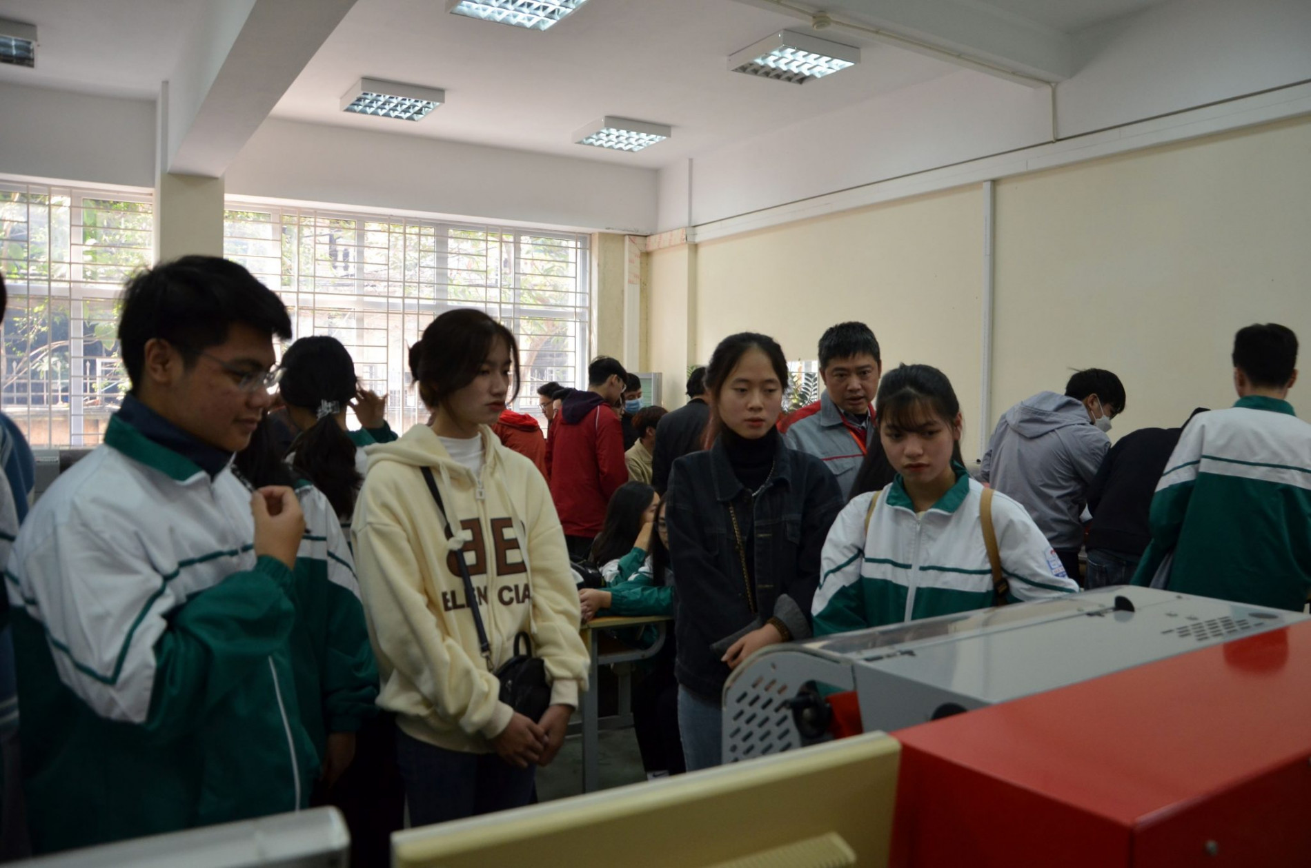 DSC 0123aa 2048x1357