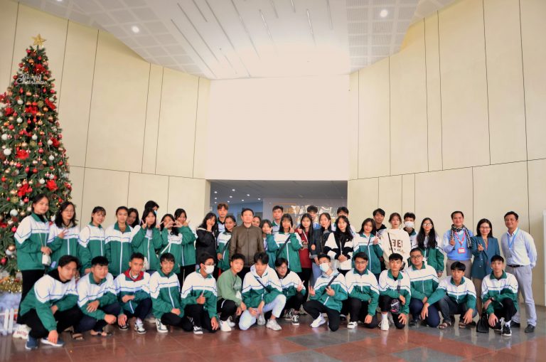 [TRẢI NGHIỆM ĐẠI HỌC] MỘT NGÀY TẠI TRƯỜNG CƠ KHÍ CỦA HỌC SINH TRƯỜNG PTTH QUẾ VÕ 2