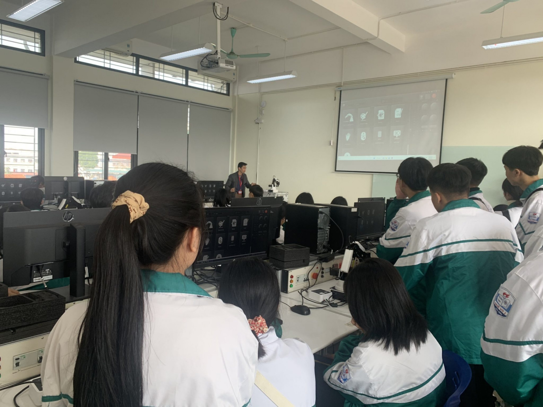 z3979193310169 53a3903b821070a5953b5a2da7e11340 2048x1536